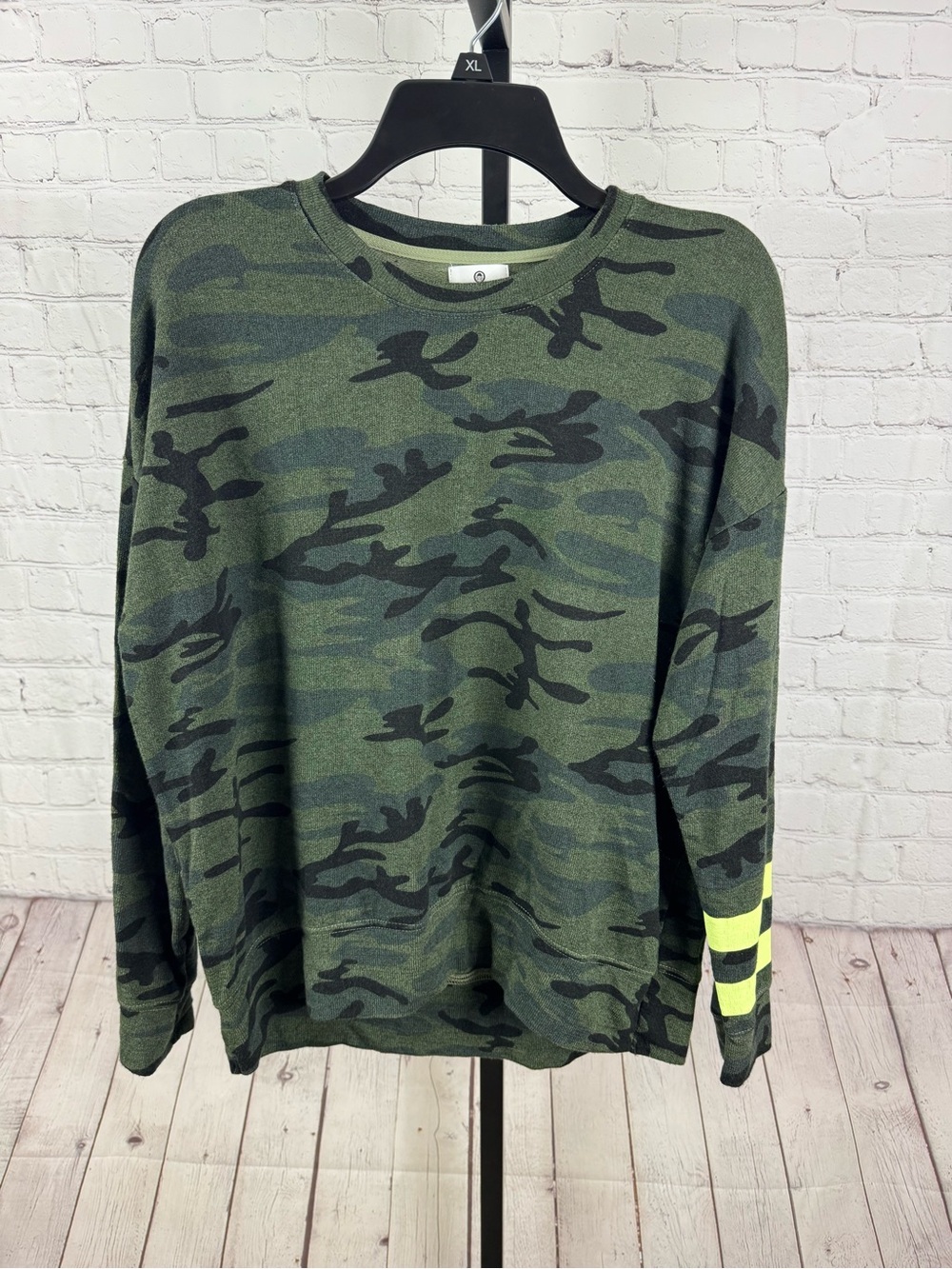 Sundry Camo Sweatshirt Neon Yellow Striped Sleeve Size 0 XS
